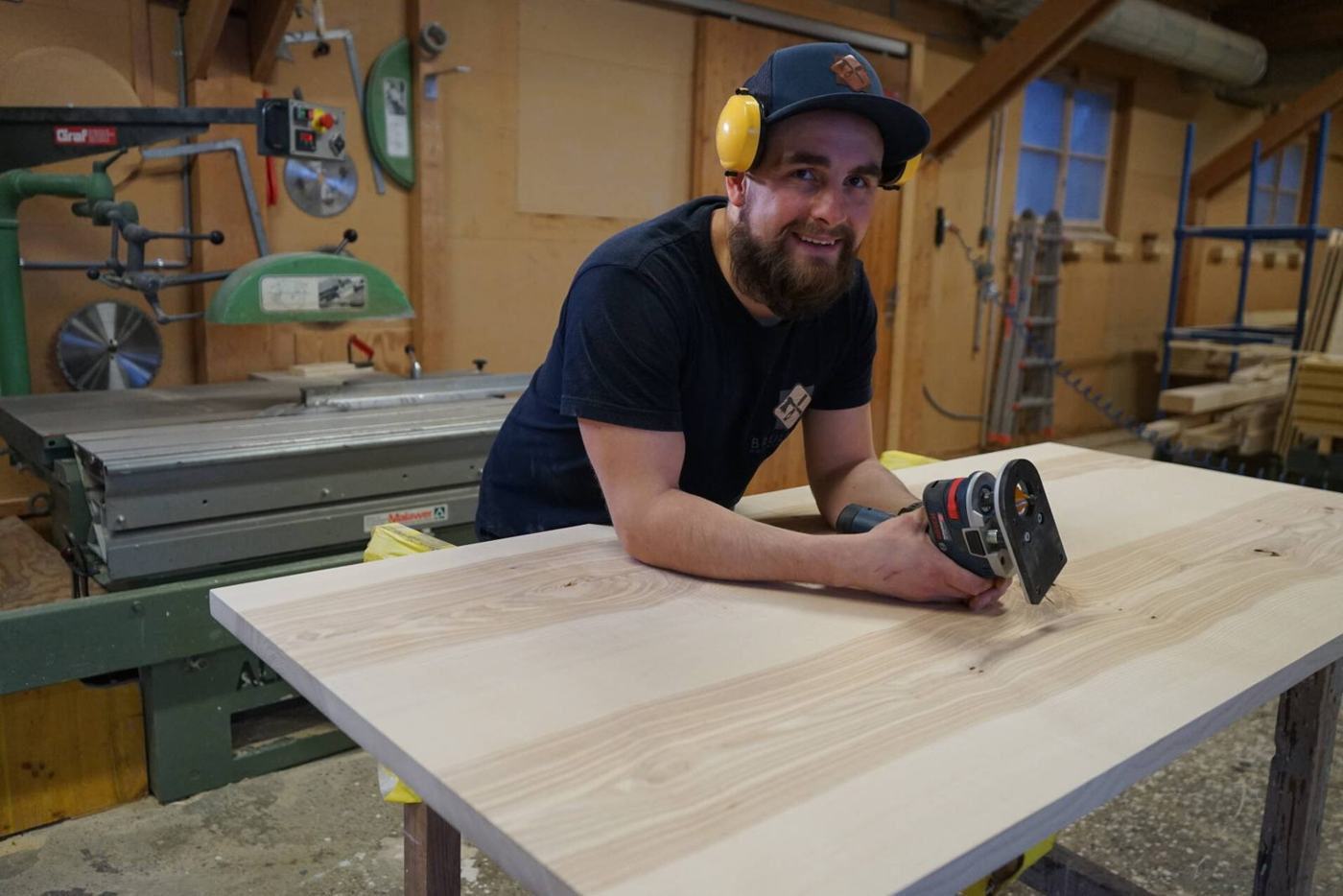 Marc Brülhart in der Werkstatt