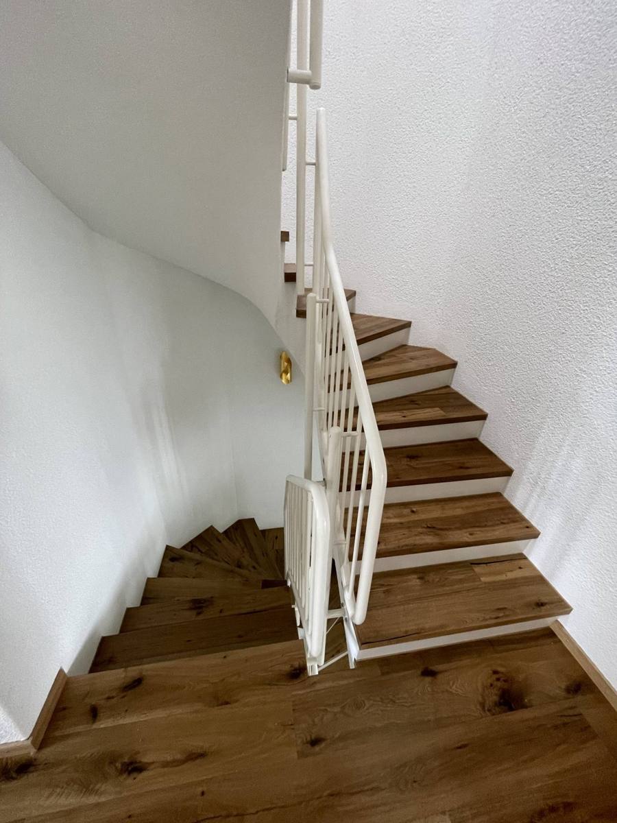 Treppe mit Eichenstufen