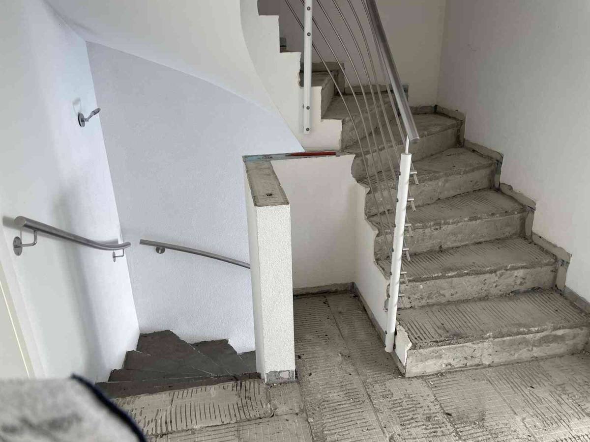 Betontreppe vor dem Umbau