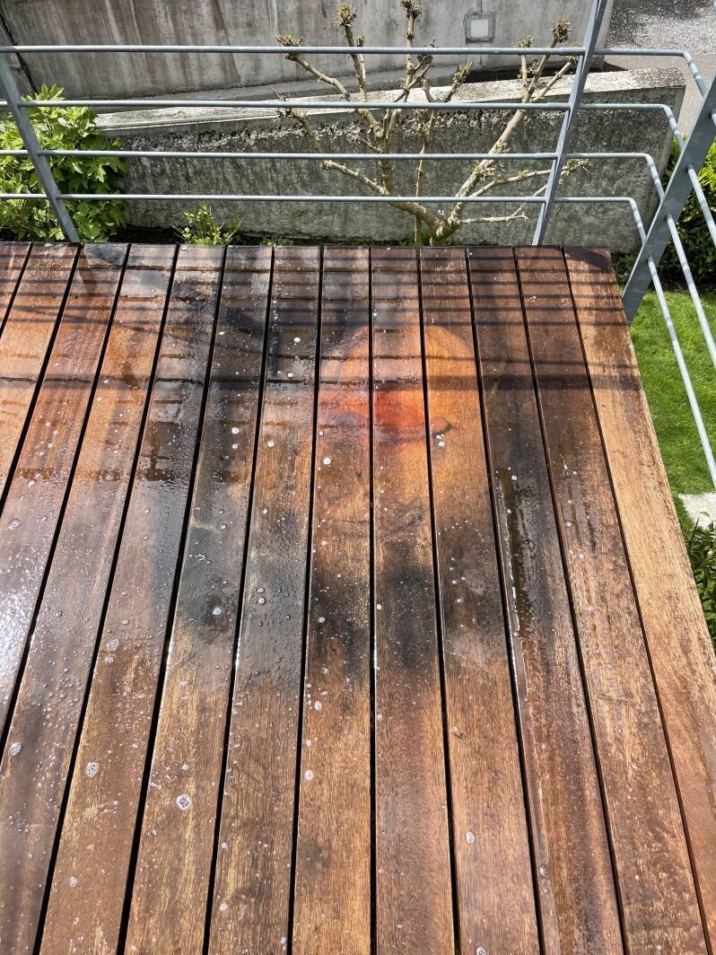 Terrassendeck vor der Reinigung
